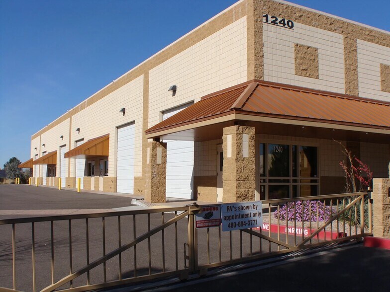 More Photos Of 1240 N Hobson St, Gilbert Warehouse For Lease
