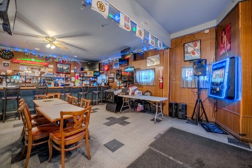 More Photos Of 240 Essex St, Haverhill Storefront Retail Residential For Sale