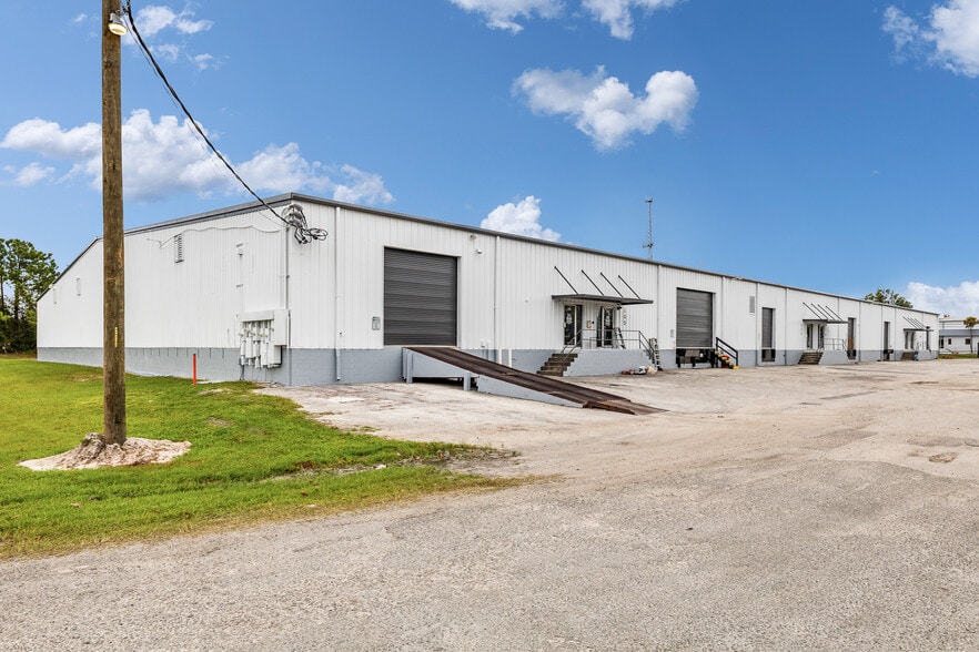 More Photos Of 603 Central Florida Pky, Orlando Warehouse For Lease