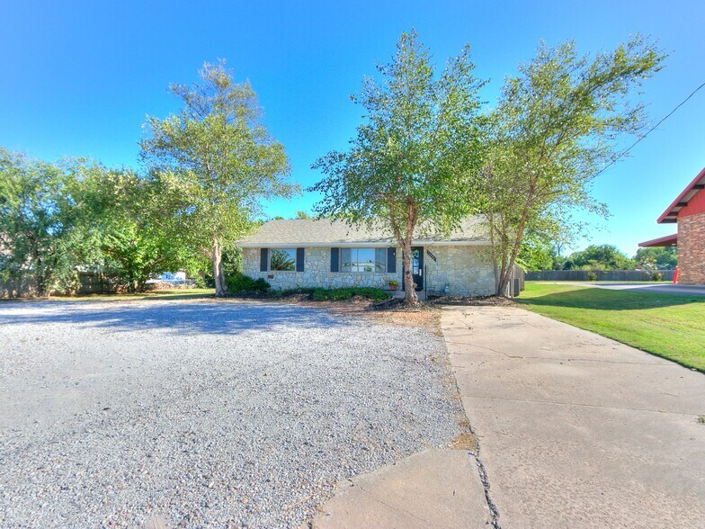 More Photos Of 16446 NE 23rd St, Choctaw Office Residential For Sale