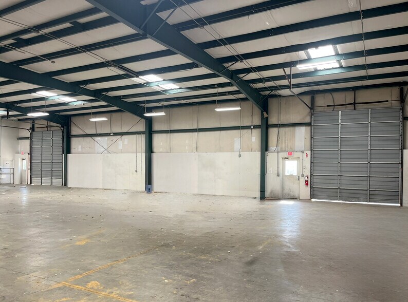 More Photos Of 220 Commerce Pky, Pelham Light Manufacturing For Lease