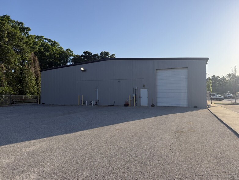 More Photos Of 1511 S Batesville Rd, Greer Unknown For Lease
