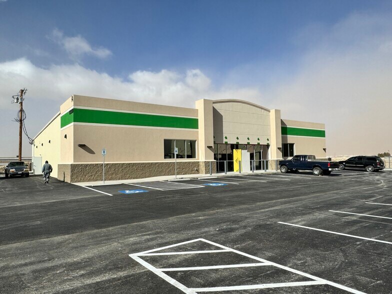 More Photos Of 15000 Edgemere, El Paso Storefront For Lease