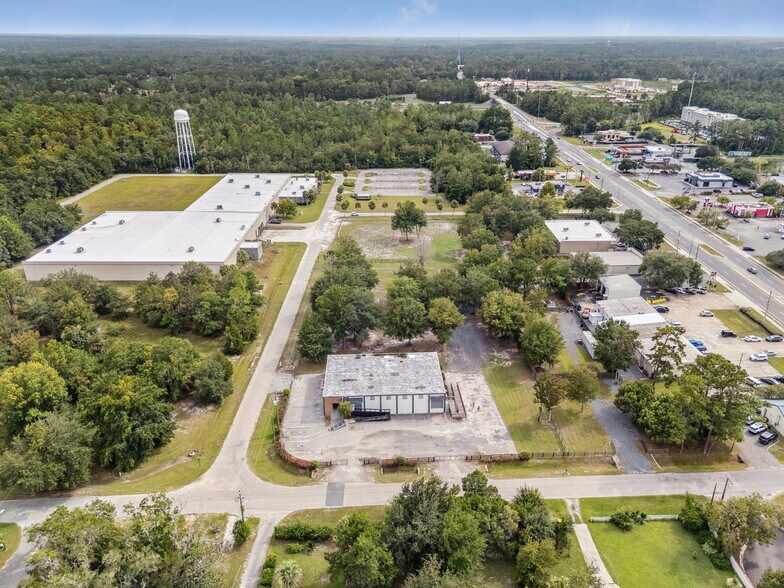 More Photos Of 30 Barber Rd, Macclenny Showroom For Sale