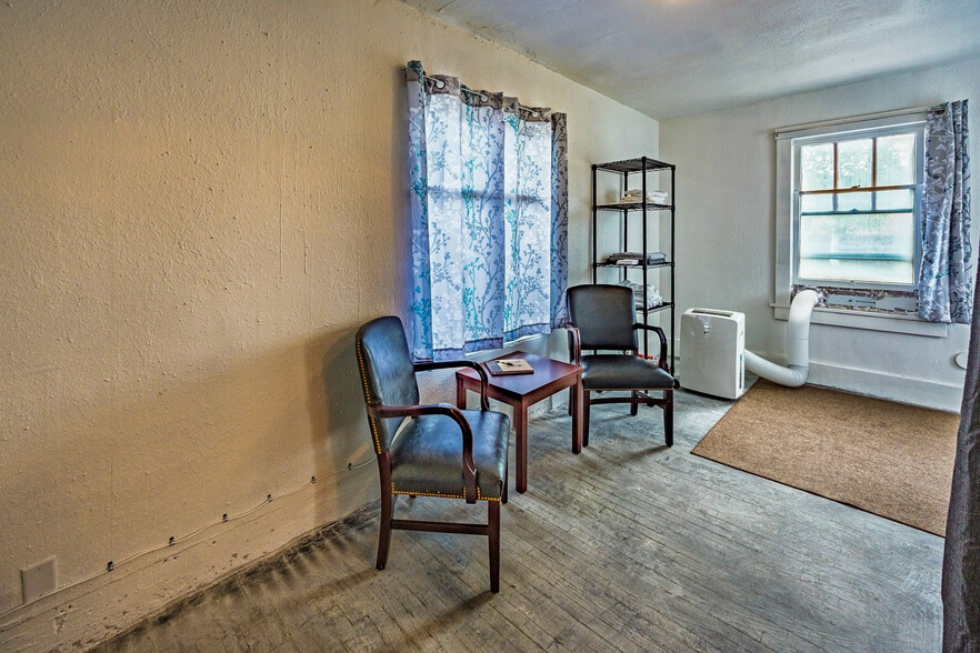 More Photos Of 100 E 28th St, Cheyenne Apartments For Sale