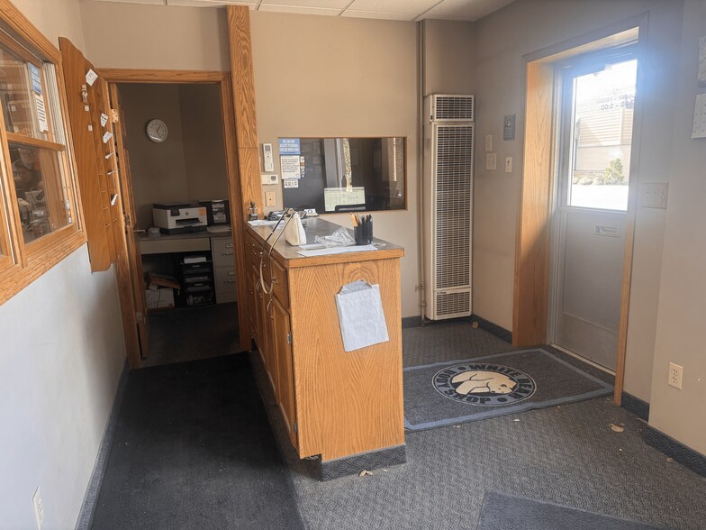 More Photos Of 2218 4th St, White Bear Lake Auto Repair For Lease