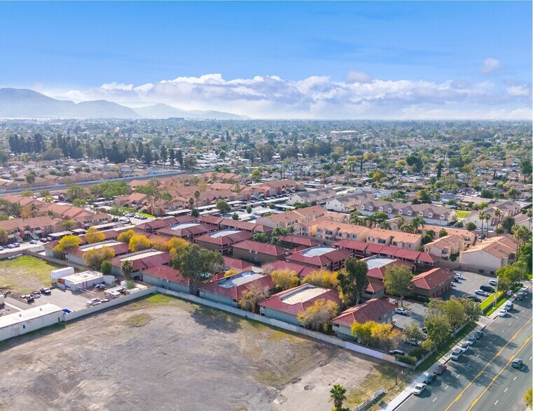 More Photos Of 1531 W Rialto Ave, Fontana Apartments For Sale