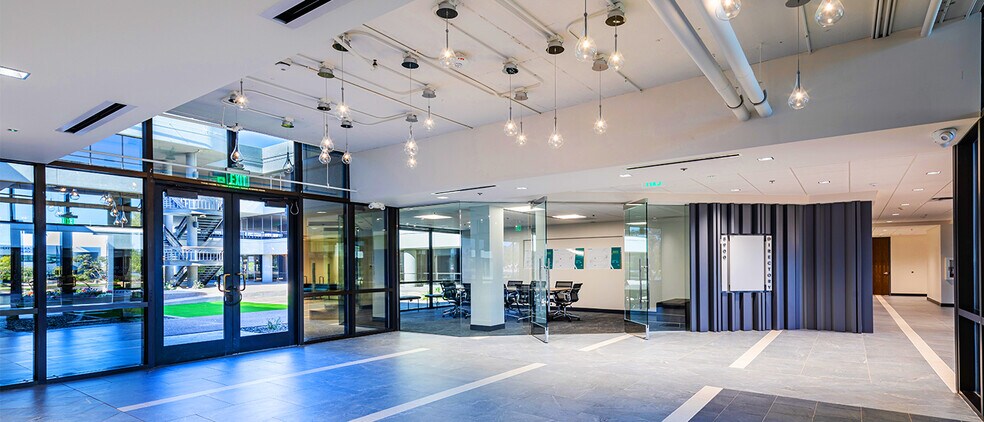 More Photos Of 8900 N 22nd Ave, Phoenix Office For Sale