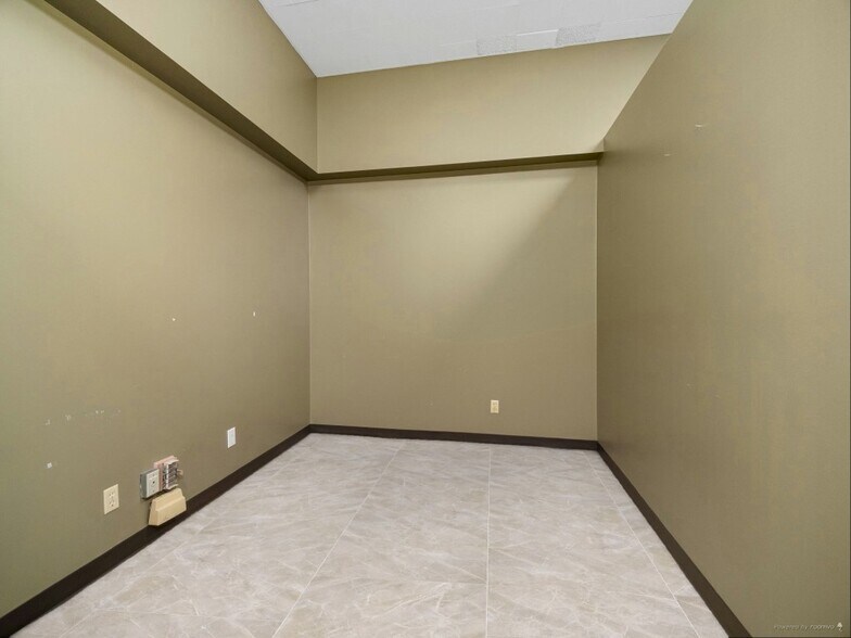 More Photos Of 622 S Calhoun St, Fort Wayne Office For Sale