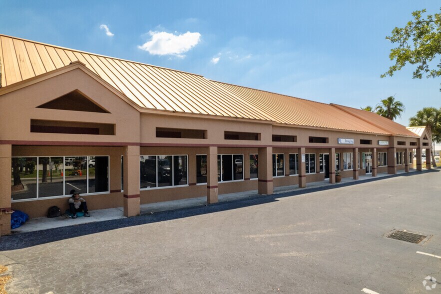 More Photos Of 506 SE 47th Ter, Cape Coral Medical For Sale