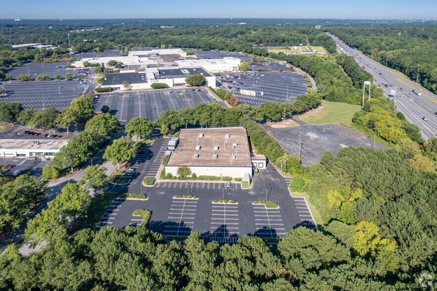 More Photos Of 1340 Southlake Pky, Morrow Unknown For Lease