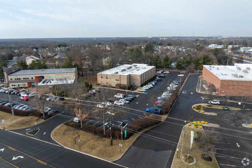 More Photos Of 204 Ark Rd, Mount Laurel Medical For Lease