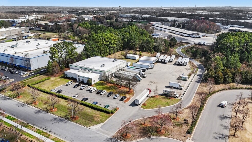 More Photos Of 10810 Withers Cove Park Dr, Charlotte Warehouse For Lease