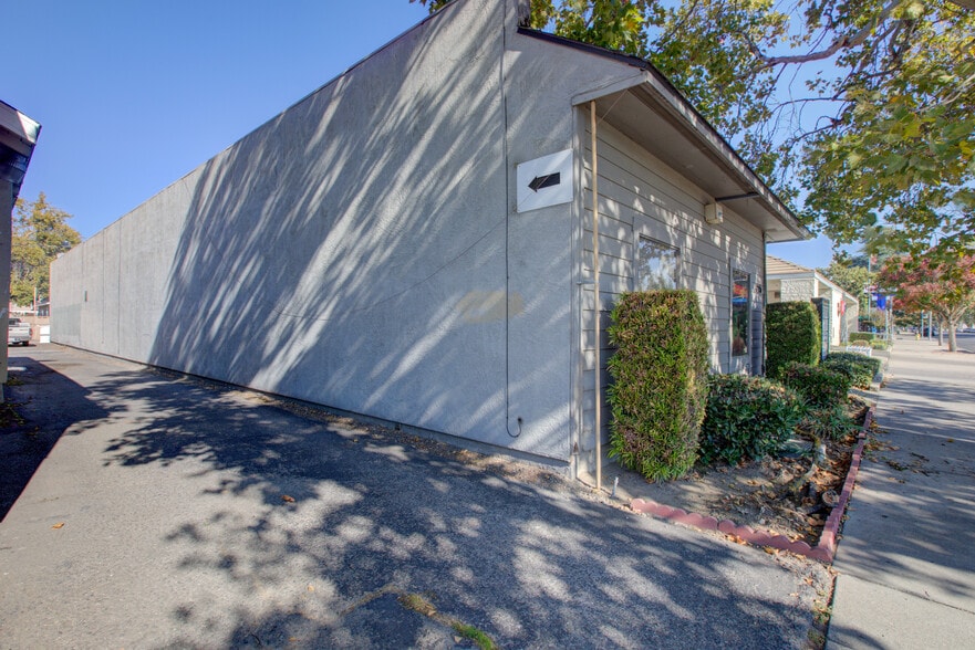 More Photos Of 415 E Olive Ave, Turlock Office For Sale