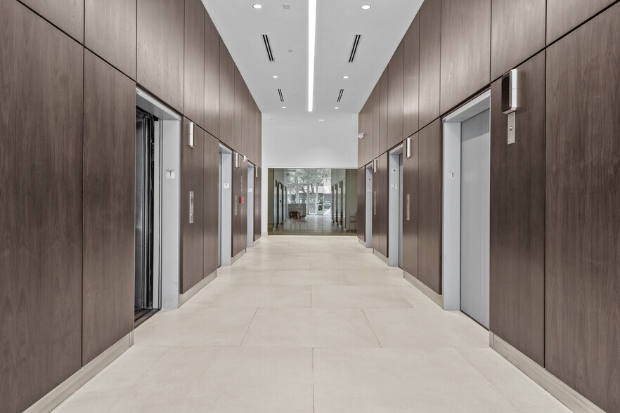 More Photos Of 4041 N Central Ave, Phoenix Unknown For Lease