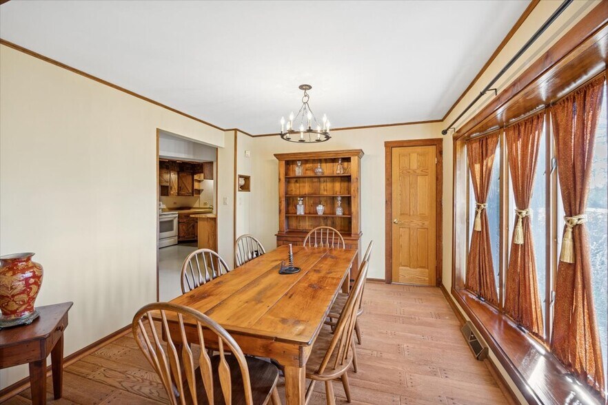 More Photos Of 22962 S Harlem Ave, Frankfort Showroom For Sale