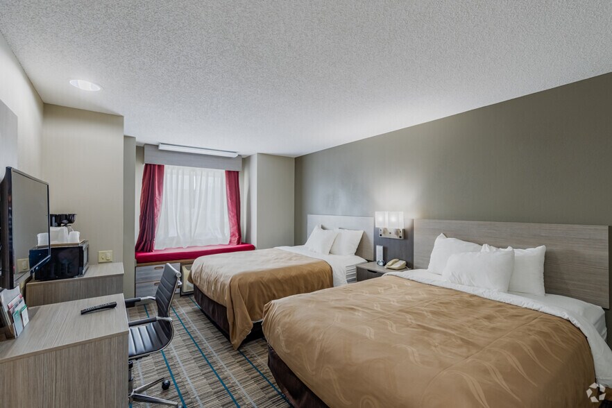 More Photos Of 2049 Leesburg Grove City Rd, Mercer Hotel For Sale