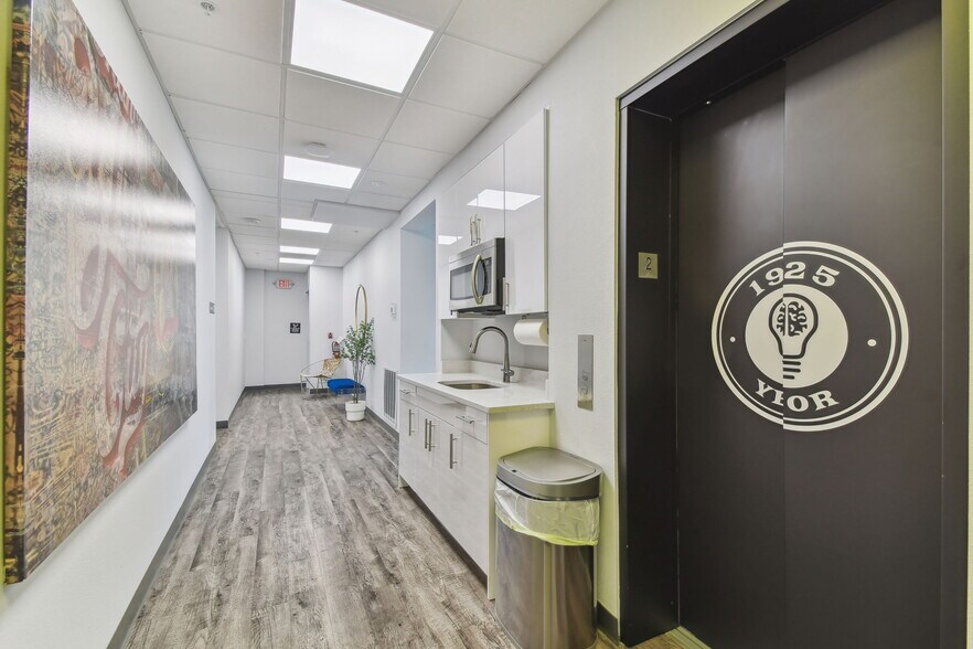 More Photos Of 1919 E 6th Ave, Tampa Office For Sale