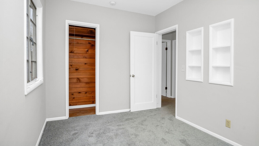 More Photos Of 10346 Oro Vista Ave, Sunland Multifamily For Sale