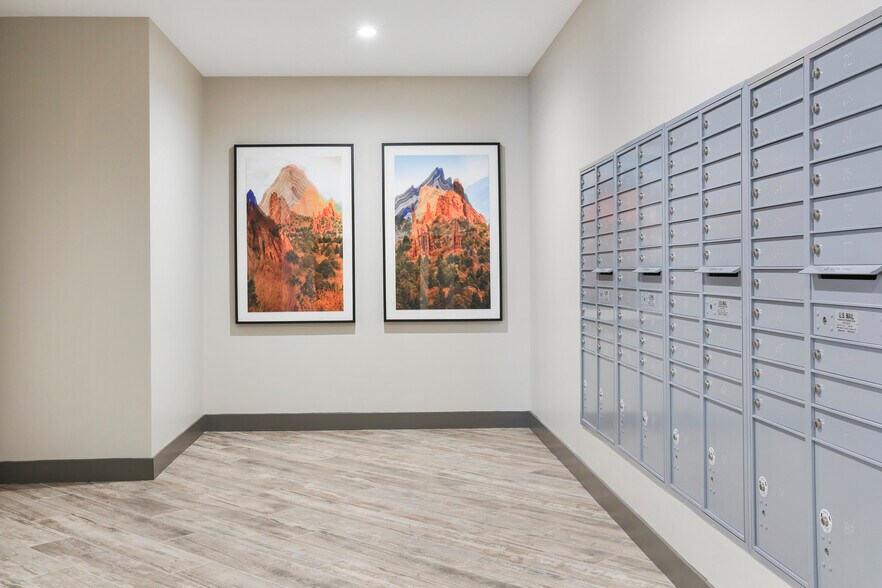 More Photos Of 115 wilcox St, Castle Rock Apartments For Lease
