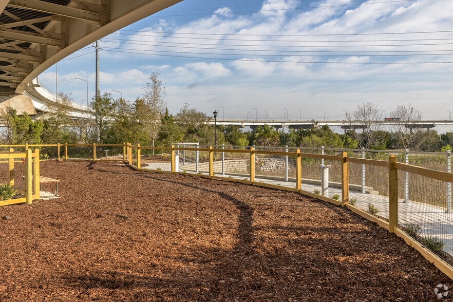 More Photos Of 838 Morrison Dr, Charleston Apartments For Lease