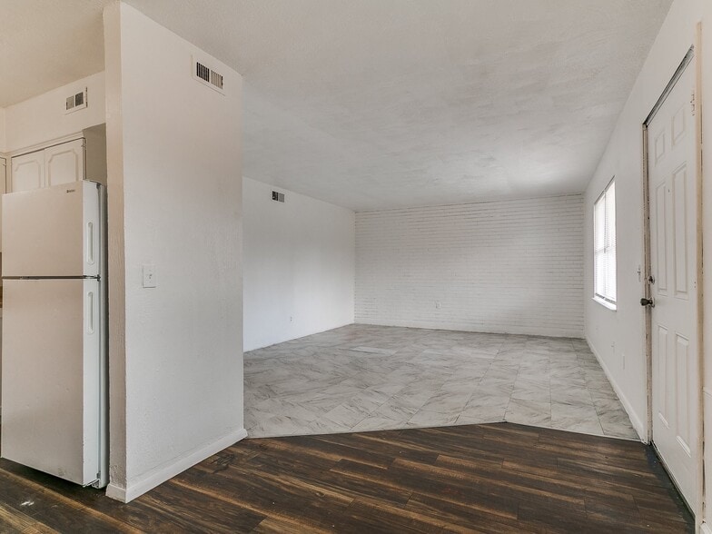 More Photos Of 1731 NW 32nd St, Oklahoma City Apartments For Sale