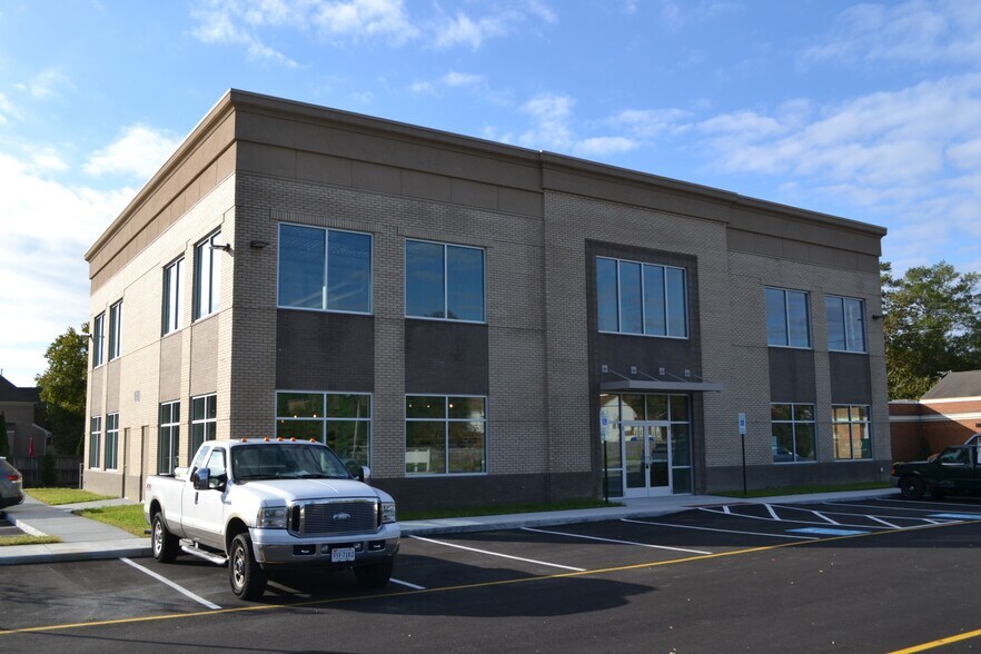 More Photos Of 649 Cedar Rd, Chesapeake Office For Lease