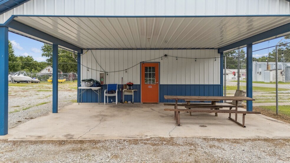 More Photos Of 100 Main St, Bernice Self Storage For Sale