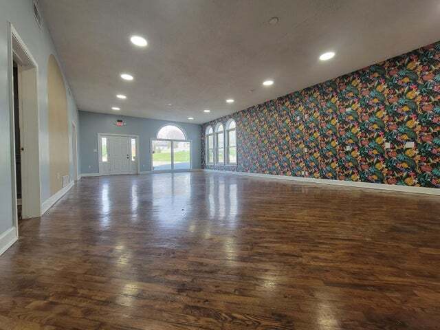 More Photos Of 3364 Main St, Stamping Ground Flex For Sale