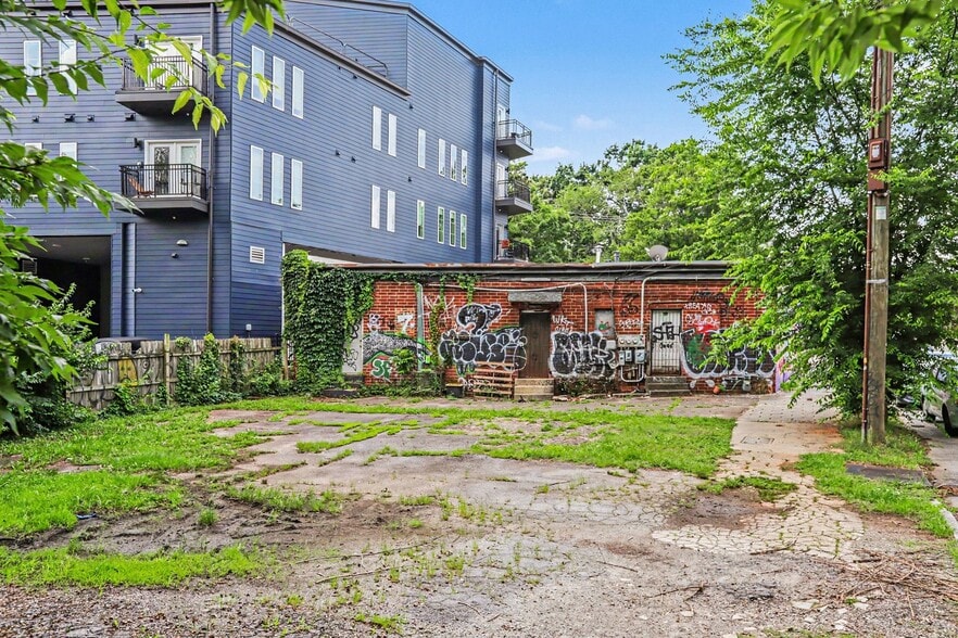 More Photos Of 450 Flat Shoals Ave, Atlanta Storefront For Sale