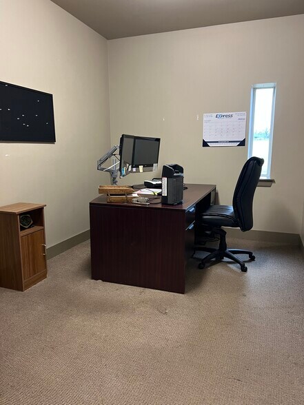 More Photos Of 5505 Linwood Dr, Tyler Warehouse For Sale