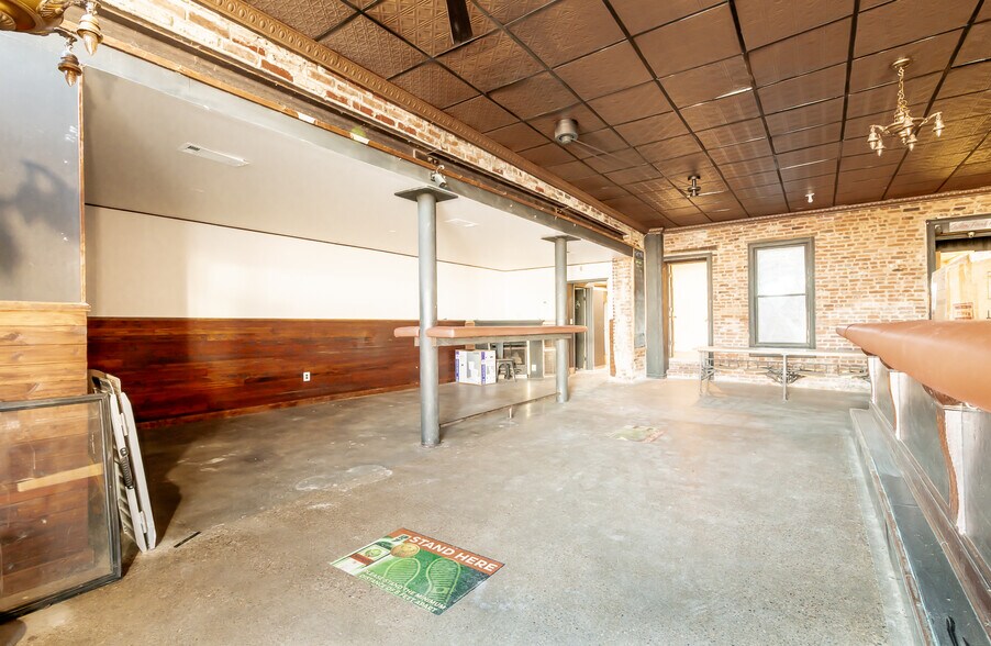 More Photos Of 1032 Story Ave, Louisville Bar For Lease