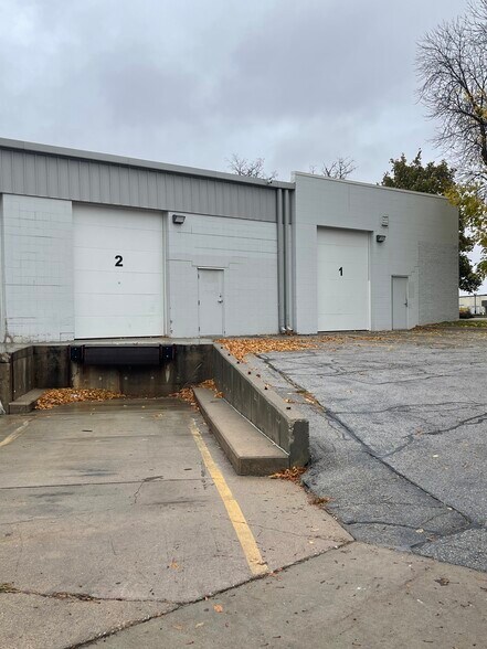 More Photos Of 1306 E Hartman Ave, Omaha Light Distribution For Lease