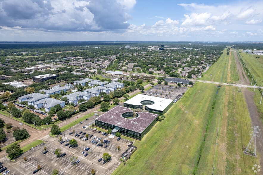 More Photos Of 1300 Hercules Ave, Houston Office For Lease