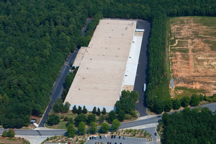 More Photos Of 240 Northpoint Pky, Acworth Warehouse For Lease