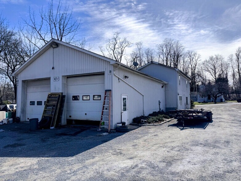 More Photos Of 12 Timothy Heights rd, Pleasant Valley Flex For Lease