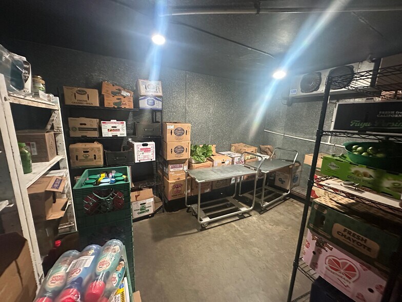 More Photos Of 143 Davis Rd, Happy Camp Storefront For Sale