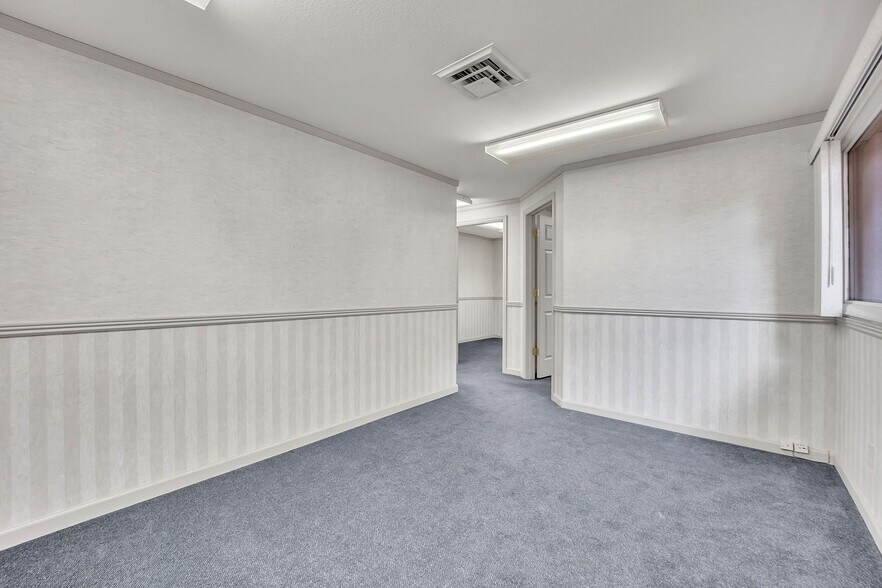 More Photos Of 2924 Beacon St, Colorado Springs Medical For Sale