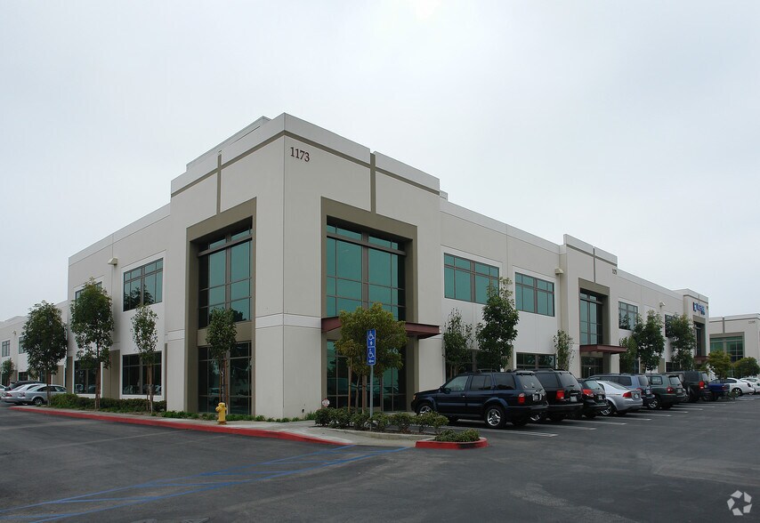 More Photos Of 1175 Warner Ave, Tustin Warehouse For Lease