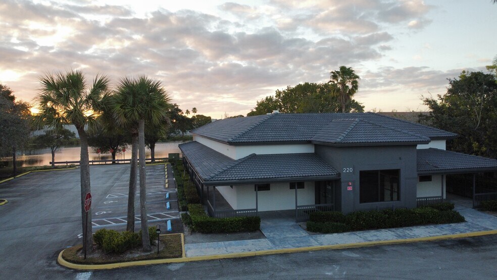 More Photos Of 220 NW 180th Ave, Pembroke Pines Restaurant For Sale