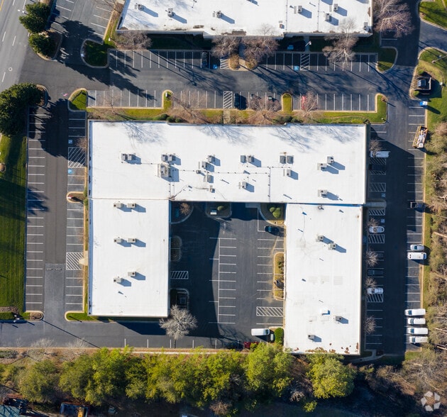 More Photos Of 3025 Breckinridge Blvd, Duluth Unknown For Lease