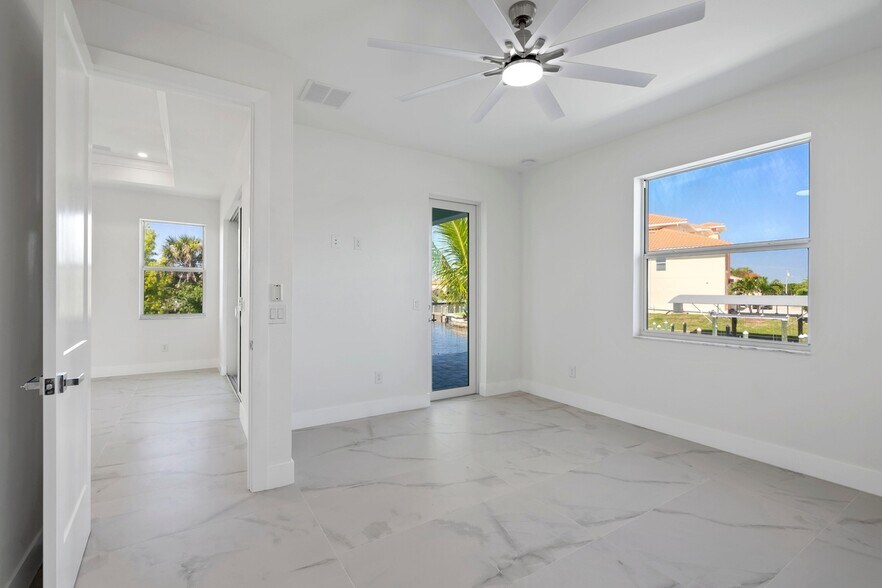 More Photos Of 1107 SE 38th St, Cape Coral Apartments For Sale