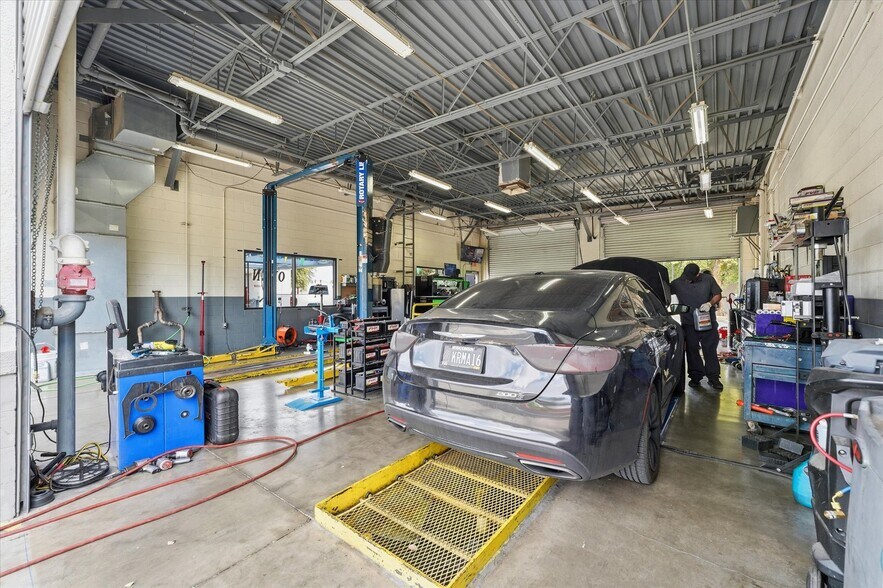 More Photos Of 615 W Ray Rd, Gilbert Carwash For Sale