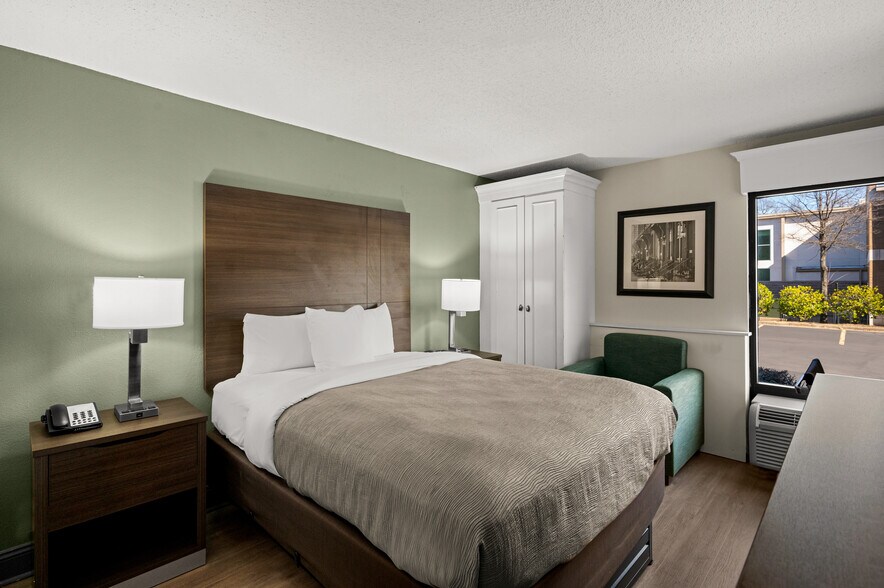 More Photos Of 500 W 29th St, North Little Rock Hotel For Sale