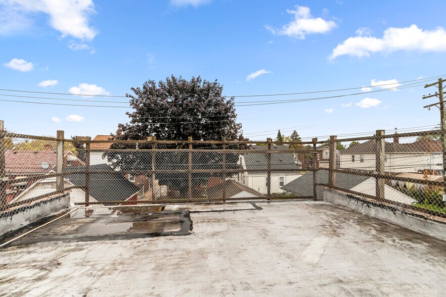 More Photos Of 5920 Chase Rd, Dearborn General Retail For Lease