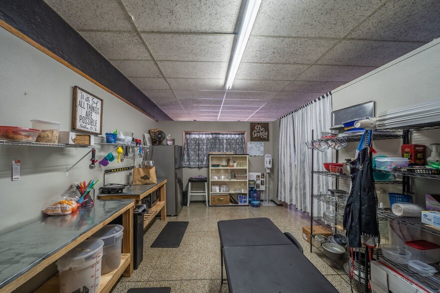 More Photos Of 75 N Waco St, Hillsboro General Retail For Lease