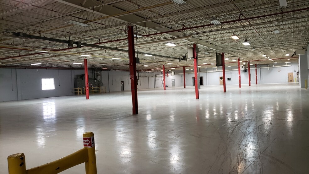 More Photos Of 600 5th St, Belvidere Warehouse For Lease