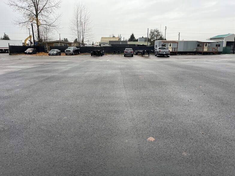 More Photos Of 10015 19th Ave E, Tacoma Contractor Storage Yard For Lease