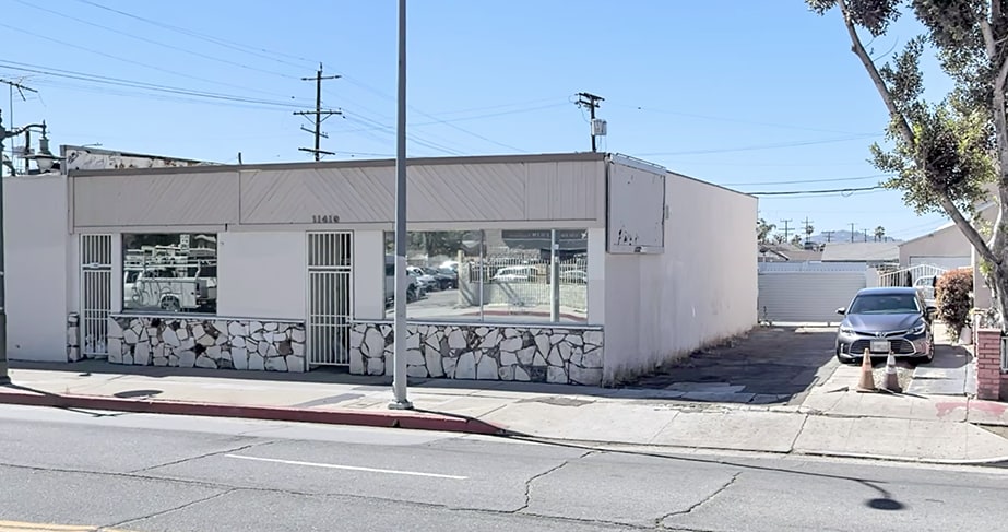 Primary Photo Of 11408-11410 Saticoy st, North Hollywood Storefront Retail Office For Sale