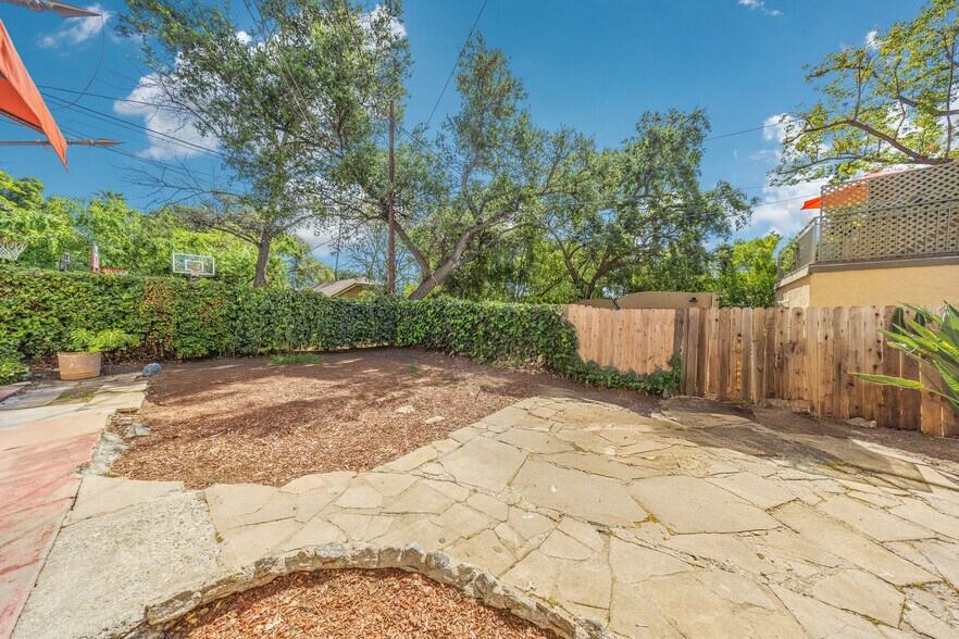 More Photos Of 1562 N Lake Ave, Pasadena Apartments For Sale